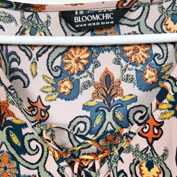 Boho tunic blouse, 14-16, bold pattern, bell sleeves, Flowy Romantic Garden Vibe - Picture 2 of 8